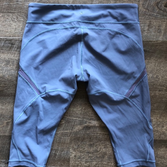 Lululemon Cropped Slate Blue Mesh Leggings - Picture 3 of 3